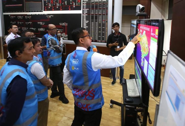 Presiden Republik Indonesia Joko Widodo (Jokowi) resmi membuka Konferensi Tingkat Tinggi (KTT)