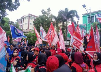 Ratusan Masa GEPBUK GERUDUK Kantor Gubernur Sumsel,