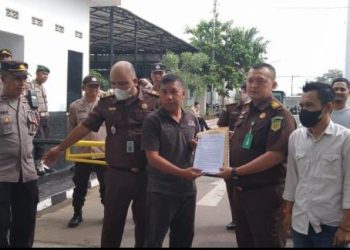 Puluhan MASSA Gerakan Tolak Korupsi Sumatera Selatan Geruduk Kejari Palembang