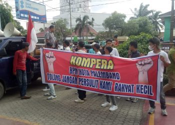 Gabungan Dari Ormas NCW dan Kompera Geruduk BPN kota Palembang
