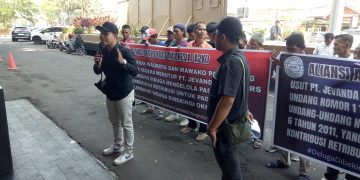 Puluhan Massa A2KI Datangin Kantor Walikota terkait Dugaan PT Jevanda Brother Palembang Kebal Hukum